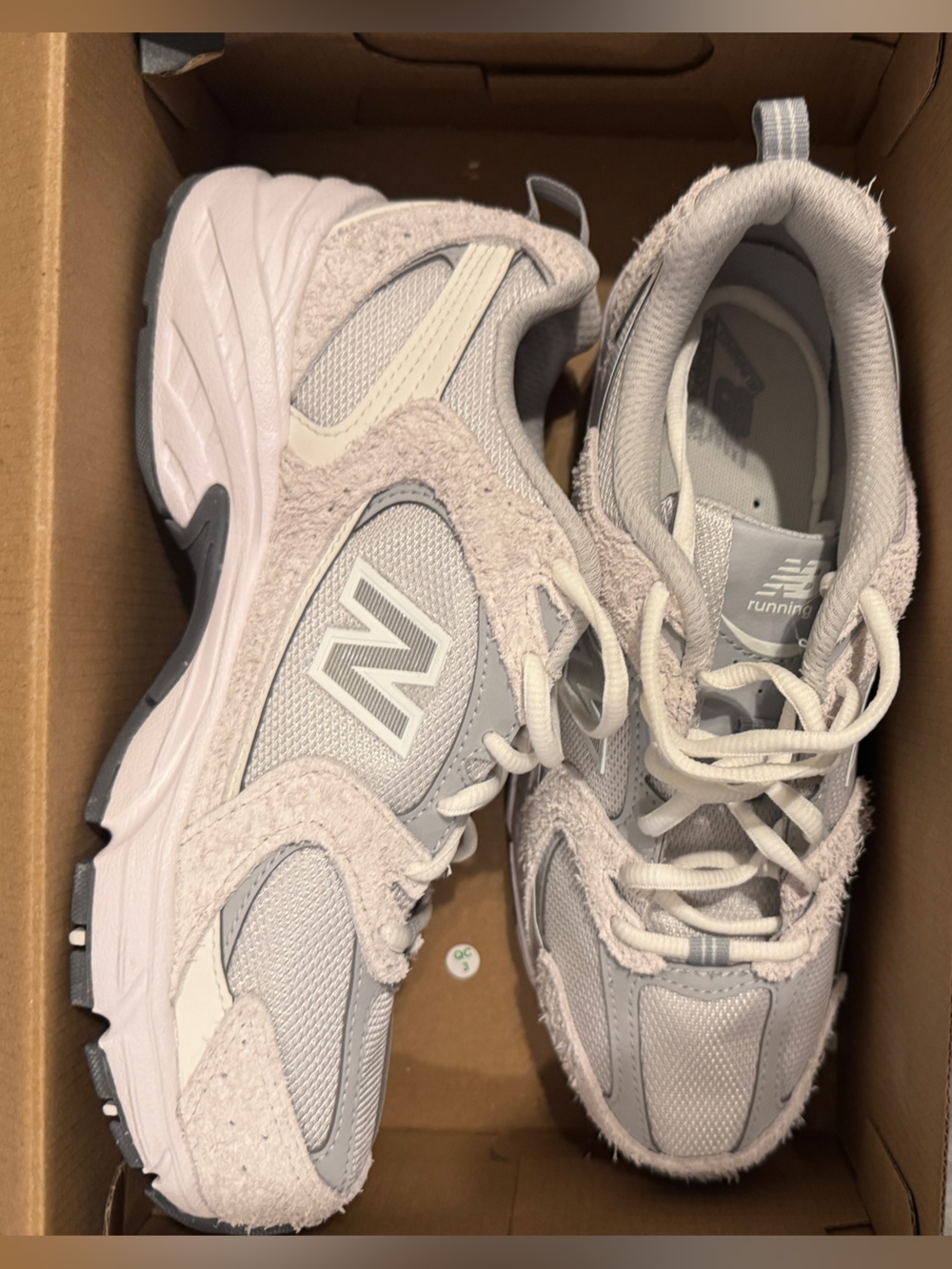 New Balance Women's Gray and Gray 530 - Picture 3 of 5